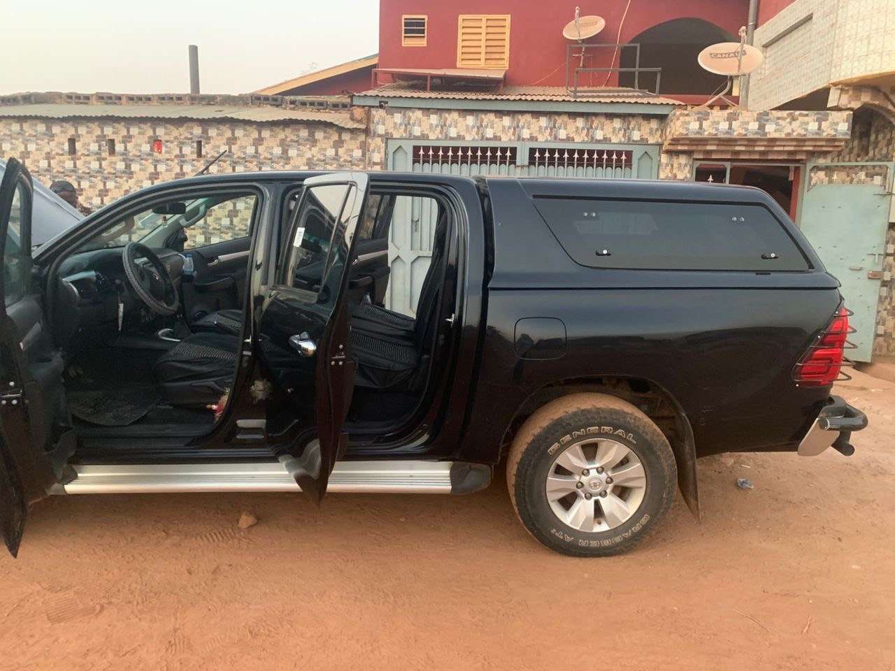Toyota Hilux 2018 vue de face Kédougou